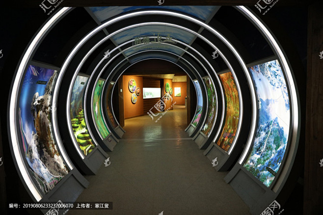 穿越时空，畅游奇幻世界：3D时空隧道带来全新体验