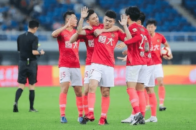 fifa ol FIFA OL：足球迷的最爱，如何打造强大球队？