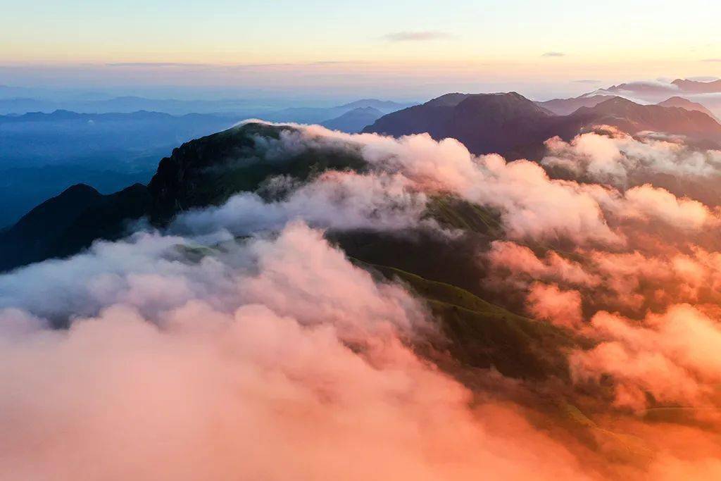 亚洲平衡大师：穿越矛盾，逐梦高山