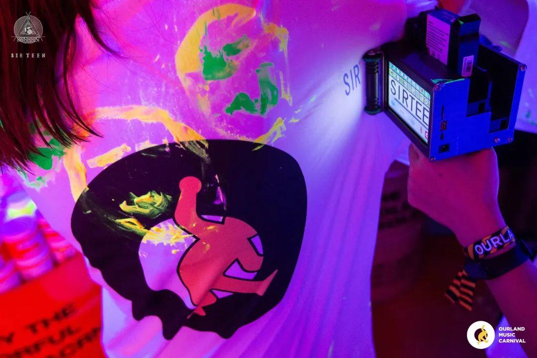炫舞夜猫子：夜幕下的自由舞者，释放激情与热爱