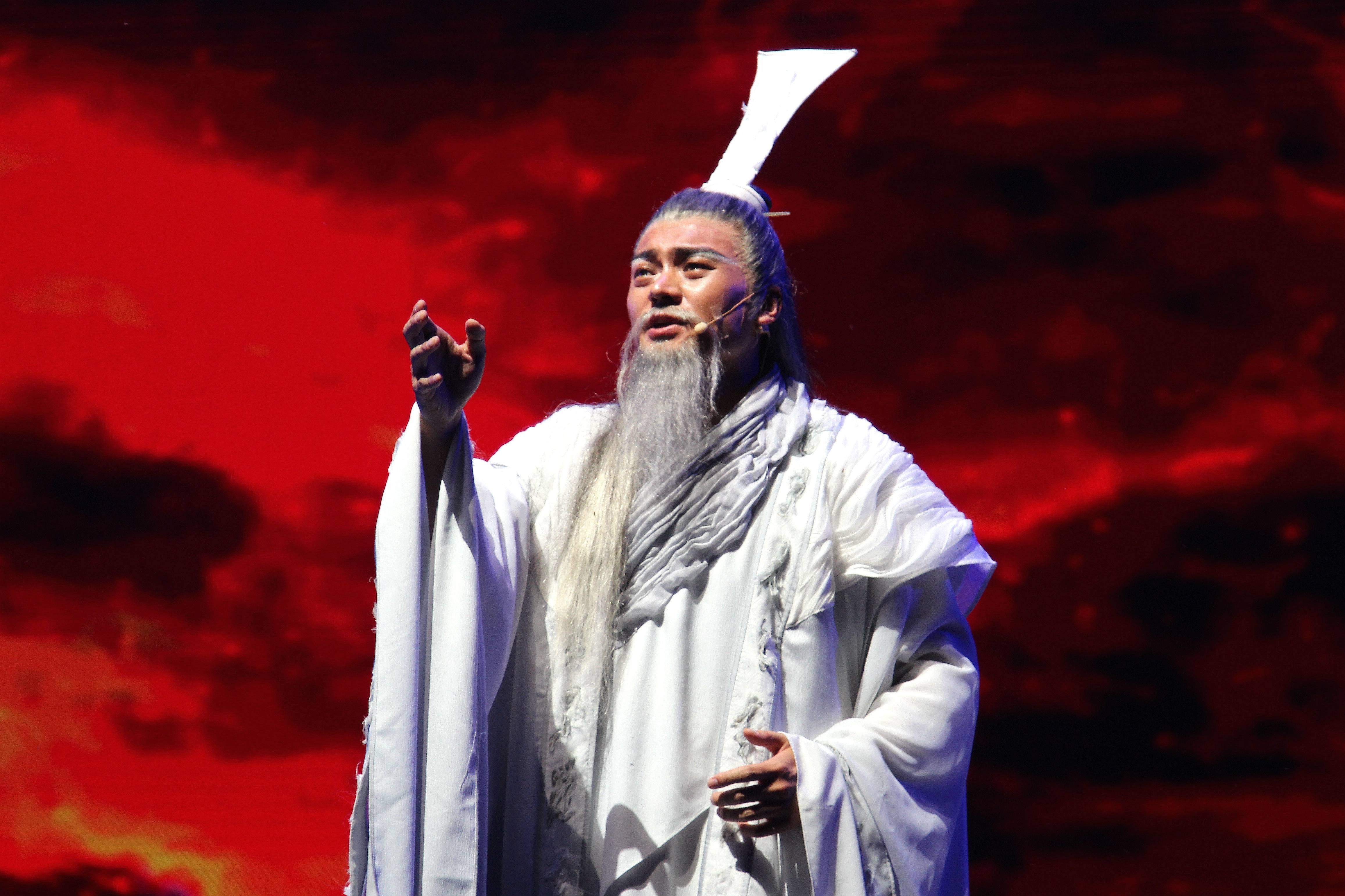 屈原姓芈怎么读_屈原姓什么_屈原姓什么的