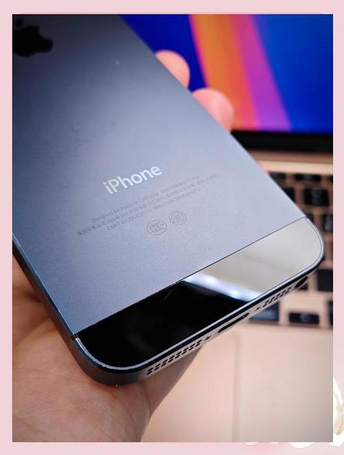 https://www.dingxidaily.com/static/images/202504/040c9017900556b817a48462c1f47503.jpg 港行版iPhone 5s评测:性价比高、性能强劲的经典手机选择