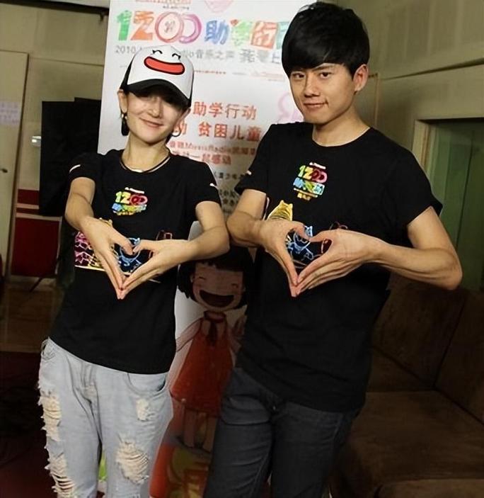 https://www.dingxidaily.com/static/images/202504/be33b5f488cb26c836b819a6102cfdc0.jpg 张杰谢娜爱情故事:娱乐圈模范情侣的甜蜜历程与深情坚守
