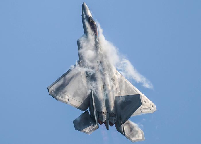 F22猛禽战斗机：全球首款五代机，隐身与超音速巡航的传奇