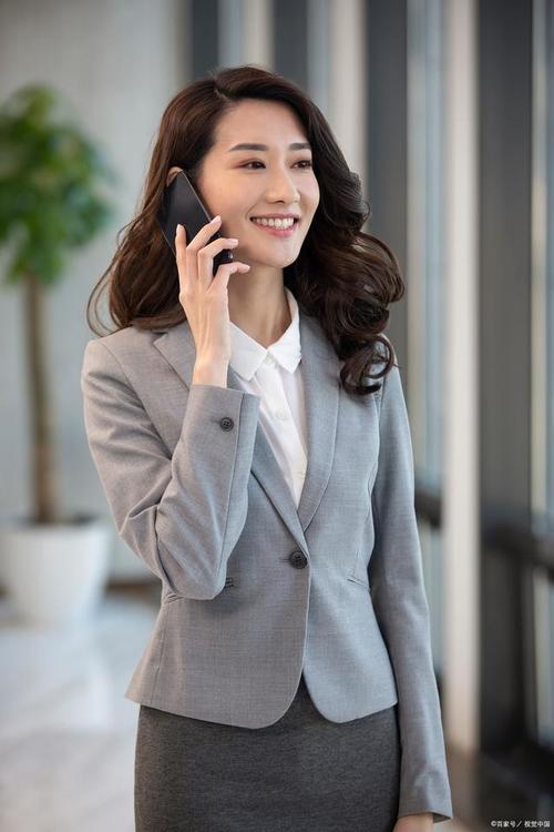 心中最动人的女性：母亲与职场女性的别样魅力绽放