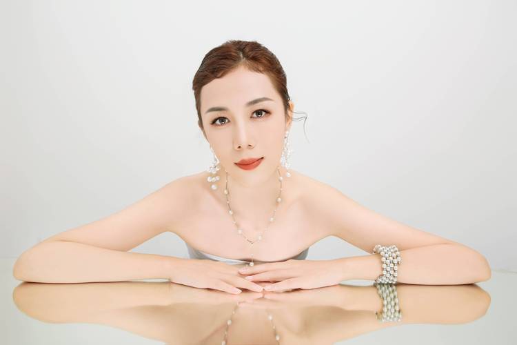美妹们的魅力生活：注重形象修养，展现内外兼修之姿