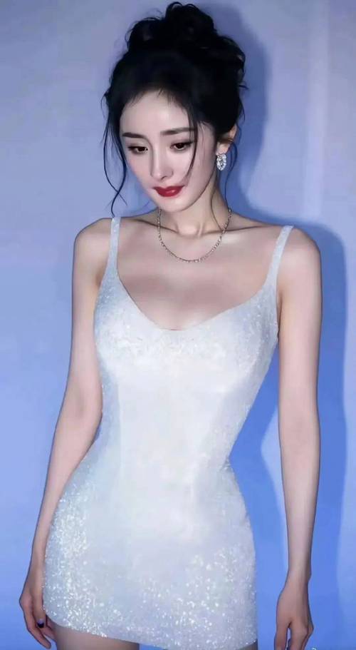 杨幂新歌《无所不能》歌词_杨幂新歌曝光_杨幂新歌