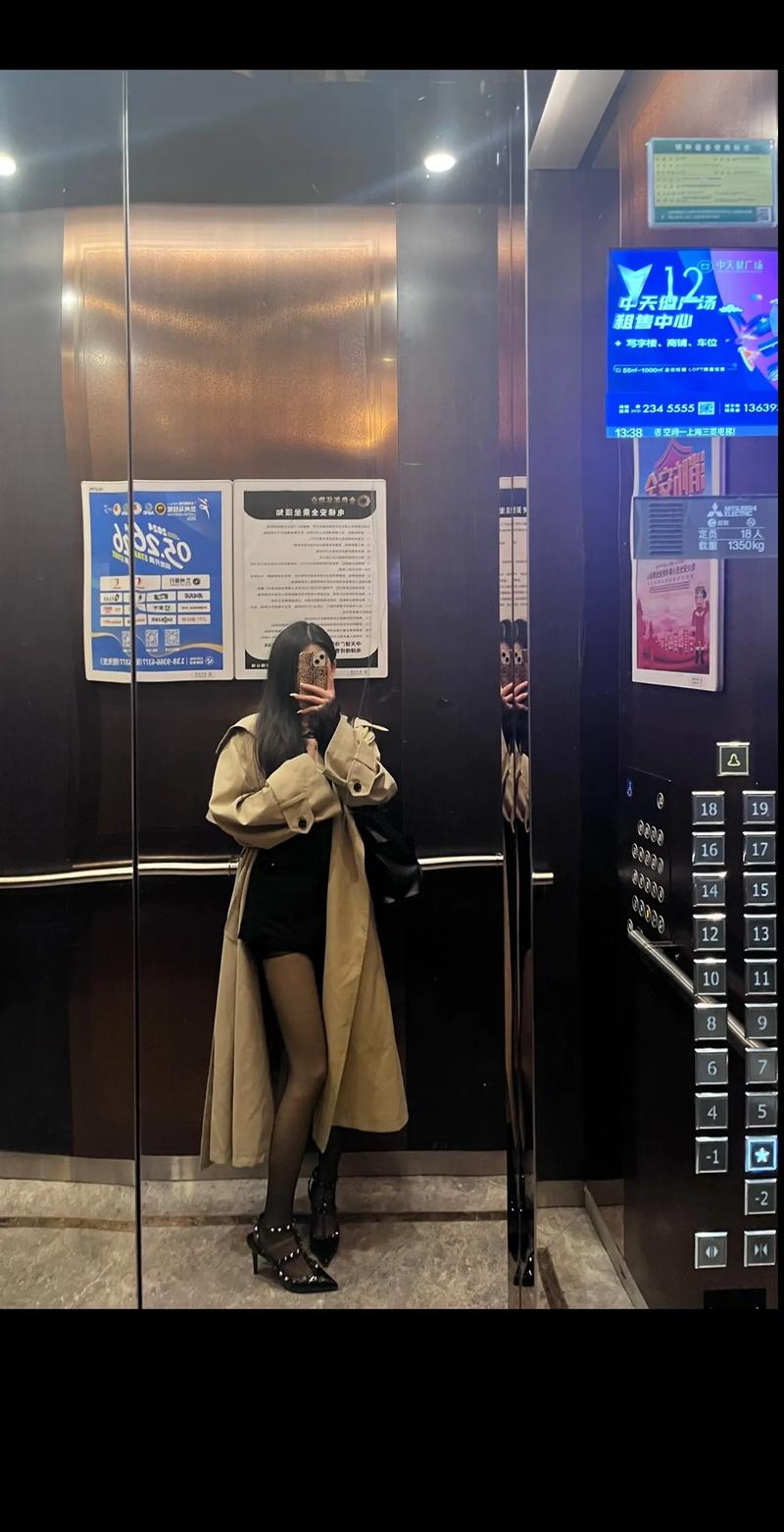 在电梯遇到美女怎么搭讪_电梯里遇到美女怎么聊天_电梯泡美女