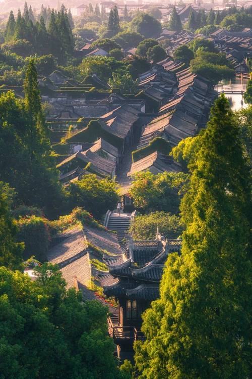 转角撞上的惊喜！小镇偶遇神秘古建筑，领略深厚历史底蕴
