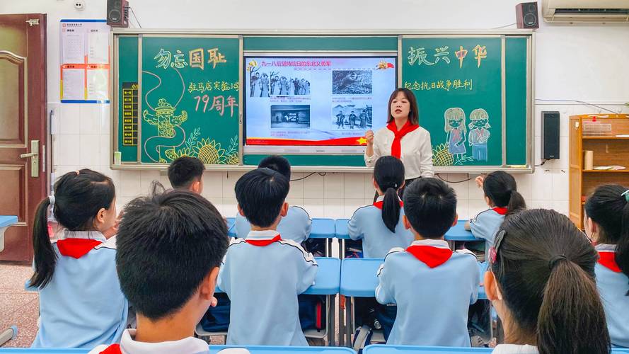 苍狼烽烟下的铁马金戈：战火中的英勇与和平的警示