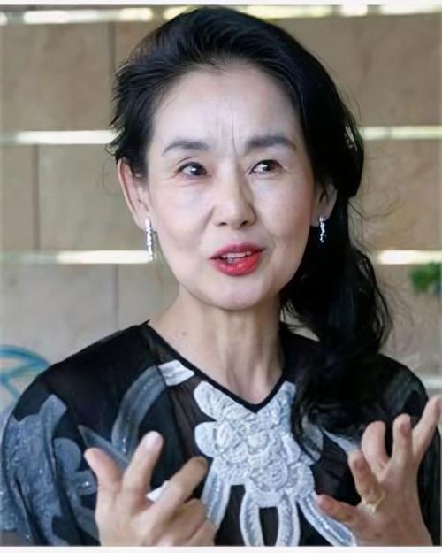 吉泽真由美_吉步泽明电影_泽吉明布