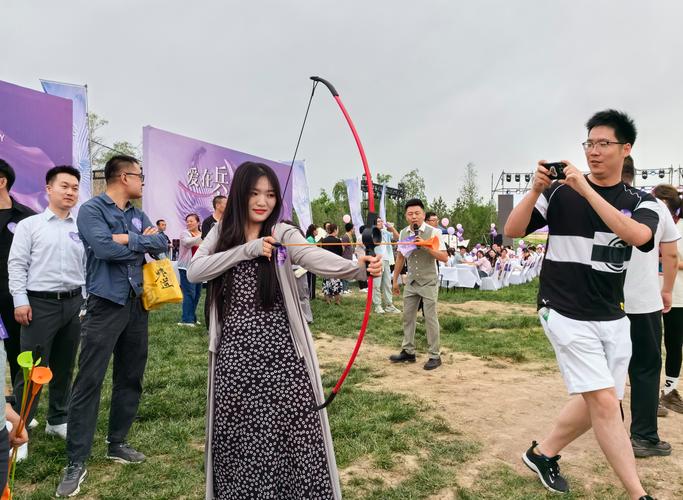 桃园控弦 桃园射箭乐趣多，感受力量与精准，还能缓解压力