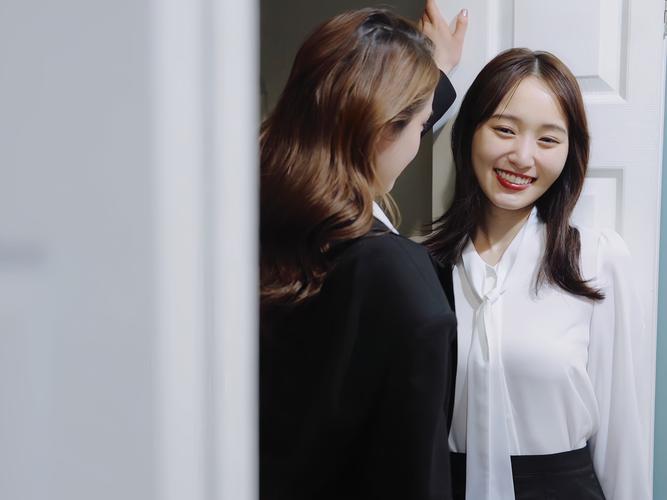 grubby女友 探秘Grubby女友：电竞背后的坚强后盾与独特魅力