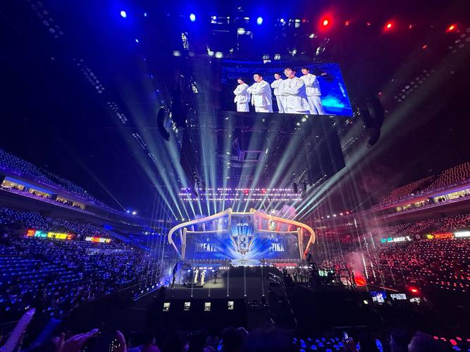 LPL 2014 年夏天电竞赛事：精彩对决不断，竞争白热化