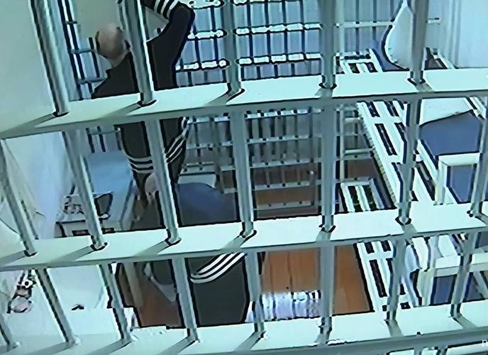 监狱中囚犯策划逃跑：违法且潜藏危险，如何防范？