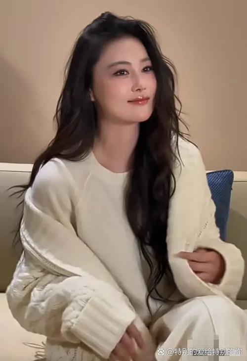 吴卓羲与张馨予曾备受关注的感情历程，如今各自开启新篇章？