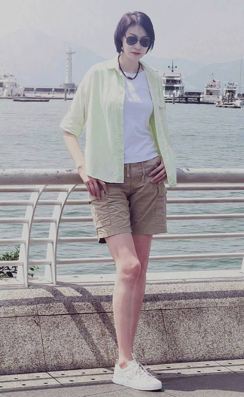 齐b小短裙不能与b同齐_周蕊与b同齐_周蕊 齐b小短裙