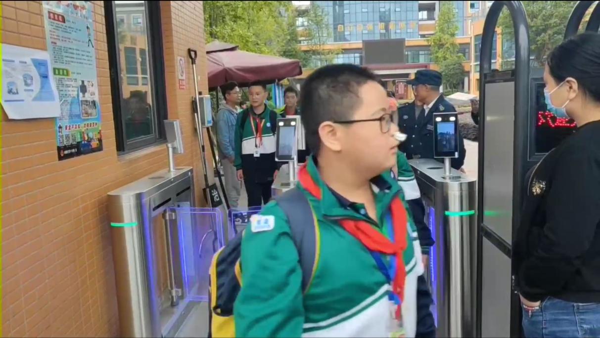 hallpass 校园通行证：兼顾课堂秩序与个人活动，体现信任与责任