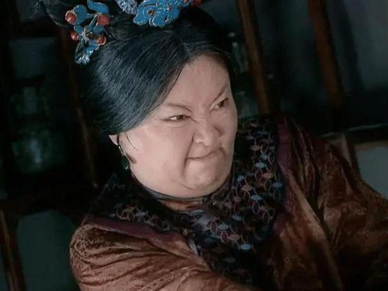 还珠格格里的小黑屋：容嬷嬷的严厉与故事的扣人心弦