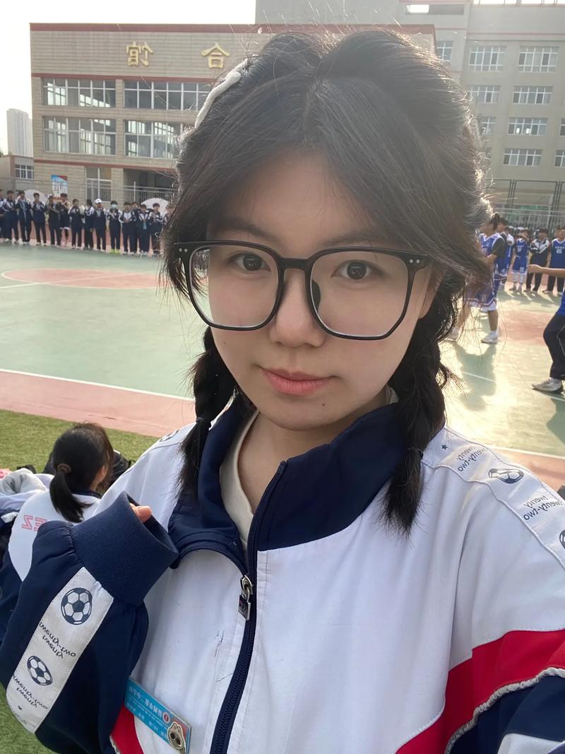 超级学生俏校花_超级的校花_校花的超级医生14章