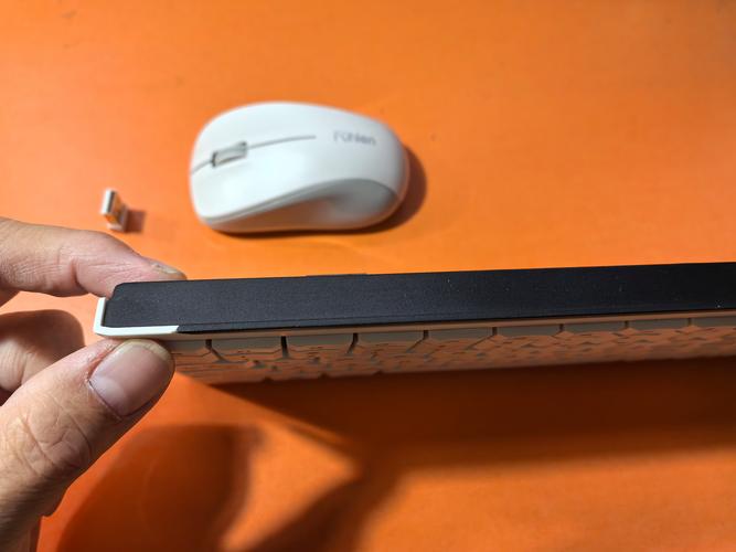 富勒无线鼠标拆解_富勒无线鼠标怎么换电池_富勒无线鼠标