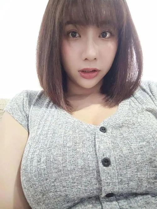 av女明星 探究AV女星职业背后：社会现实、产业现状与从业者困境，引人深思