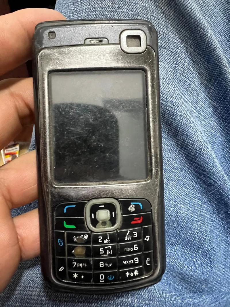 诺基亚N70游戏回忆杀：重温都市赛车3、金属咆哮2等JAVA经典，你的第一款诺基亚是哪部？