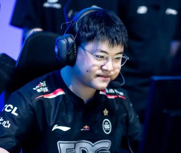 uzi加入omg多少钱_uzi加入omg伞皇去哪_uzi加入omg