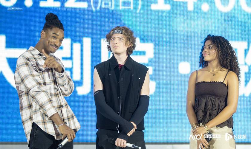 左边mv女主角叫什么_左边 mv_左边mv吴青峰