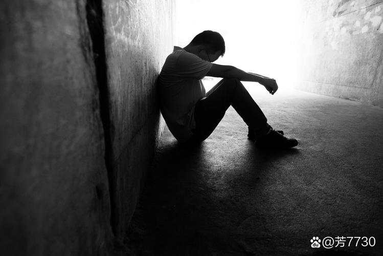 电锯惊魂生存指南：策略至上，资源管理是关键，解密而非蛮力