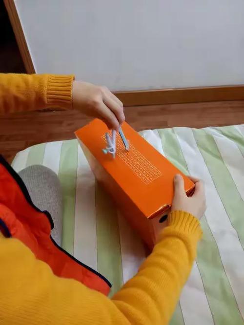 鞋盒投影仪真有那么神？手把手DIY后，我劝你别当真