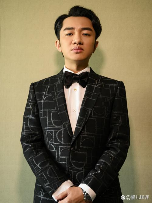 矮仔多情国语版看点解析：配音如何还原王祖蓝的港式幽默？