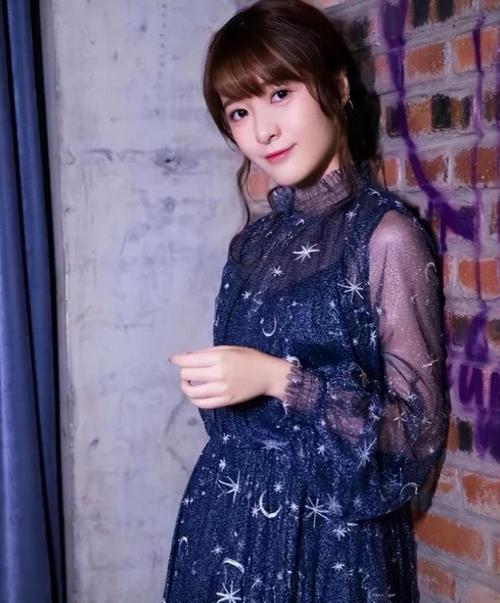 徐娇恋情引热议，明星该不该公开私人生活？粉丝态度大不同