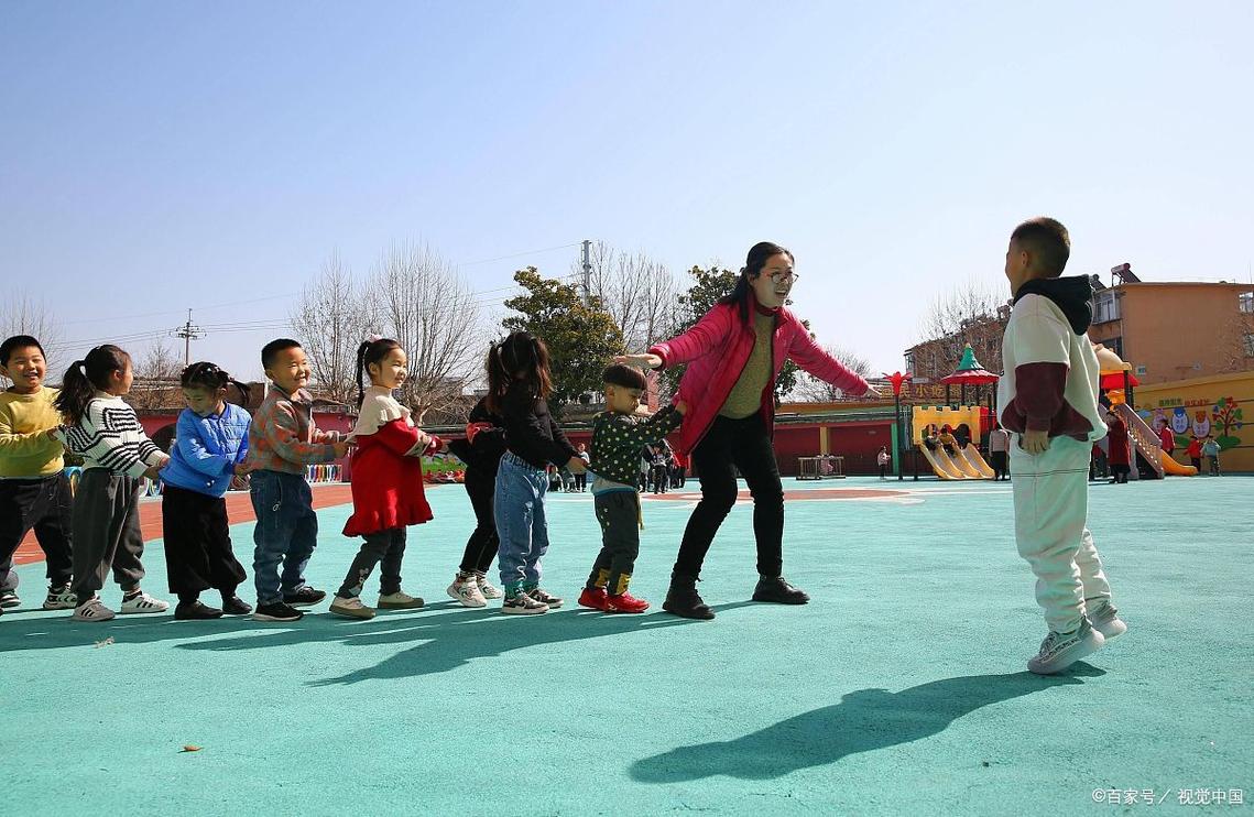 抓小鸡图片大全_捉小鸡的图片_老鹰捉小鸡图片