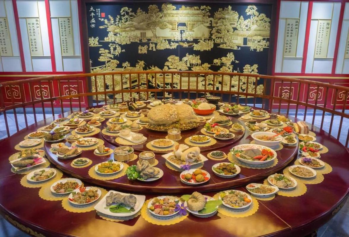 鹿鼎记中的满汉全席 揭清代美食与权力文化