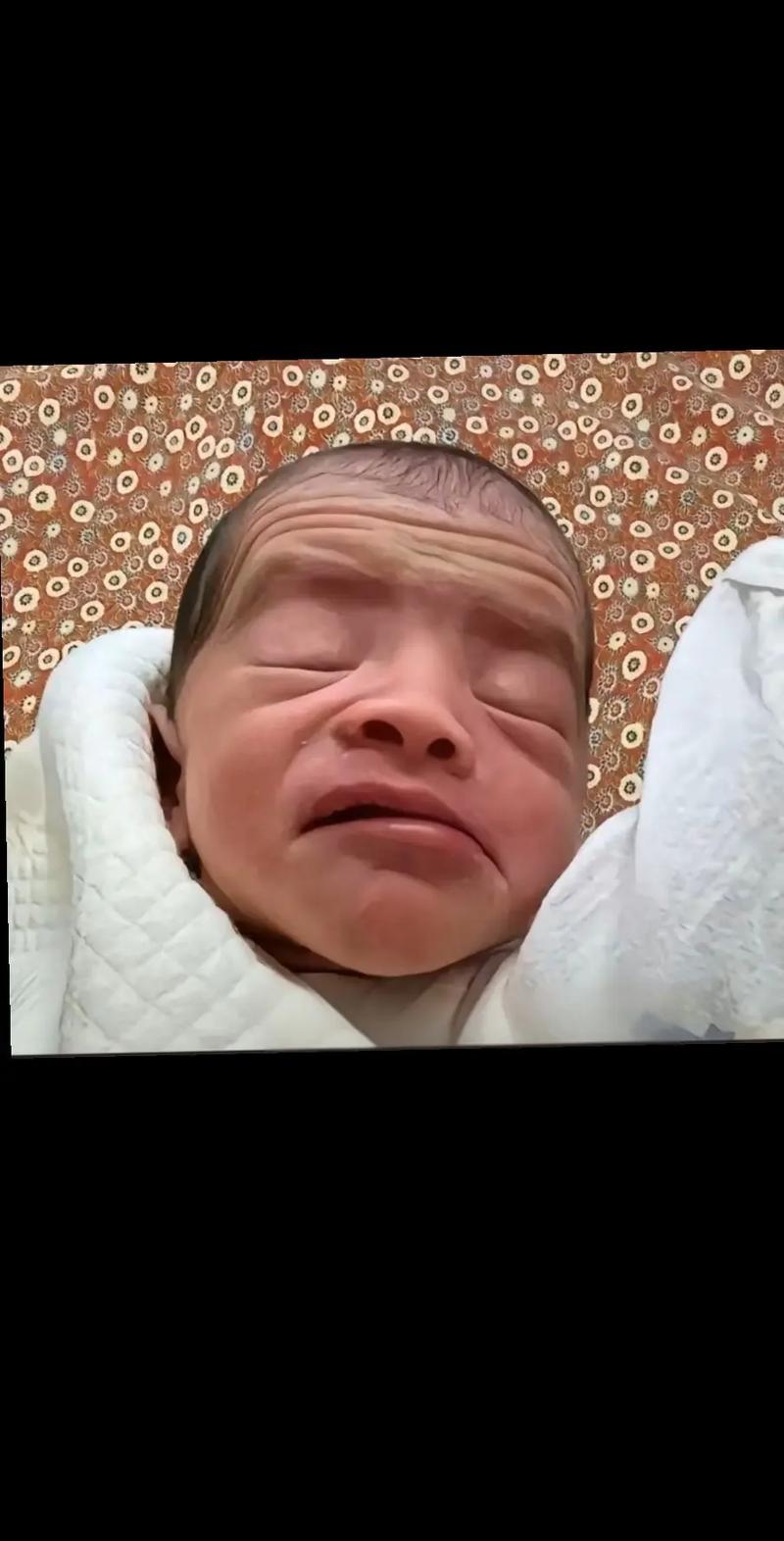 小区里的呲牙哥：笑着把邻里距离笑没了，你身边有这样的人吗？