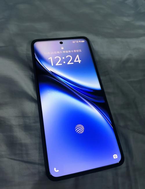 阿尔法特手机一年体验：续航拍照很满意，系统简洁