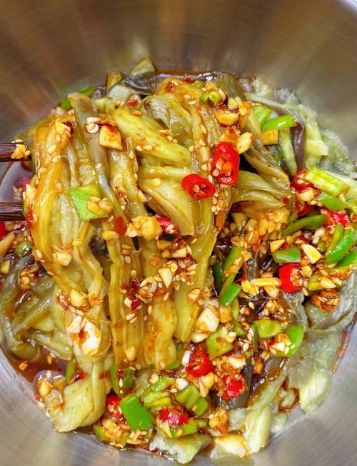 蒜泥拌茄子怎么做好吃_拌茄子菜蒜泥是哪里的菜_蒜泥拌茄子是哪里的菜