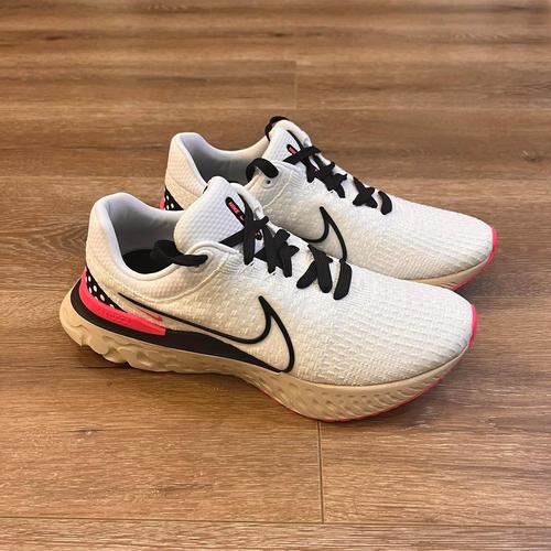 双箭头3 双箭头3跑鞋：日常训练首选，缓震保护一步到位