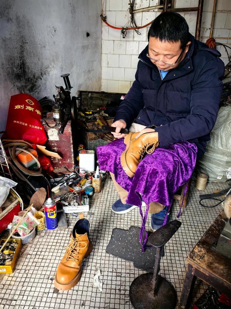 平民传奇攻略大全_平民传奇手游官网_现代平民宗师传奇