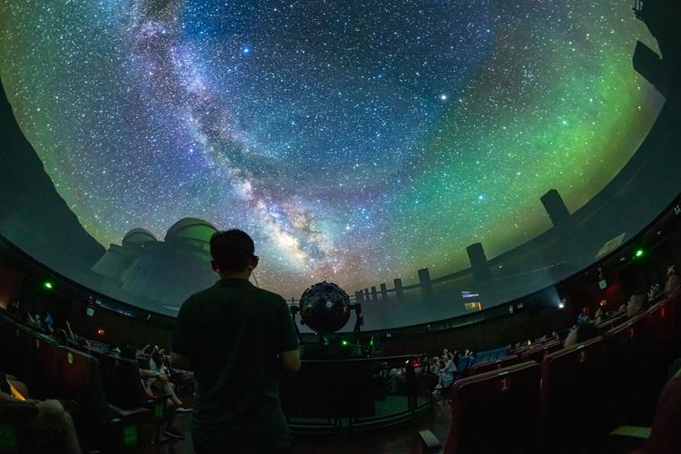 天象馆八年讲解员：这里不是星空电影院，是让你真正看懂自己在哪的地方