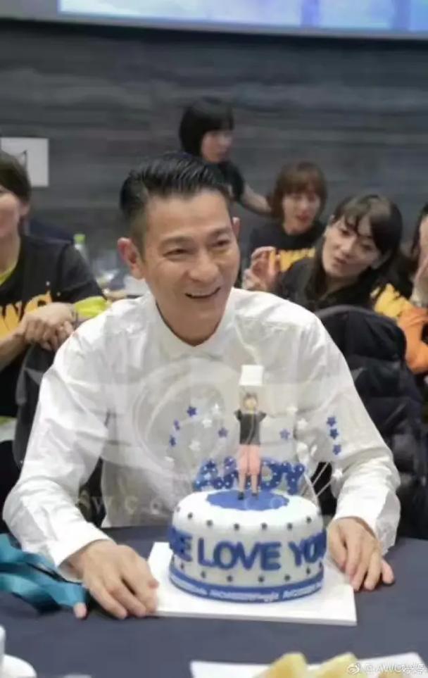 刘德华生日_刘德华生日是农历几月几日_刘德华生日宴会视频63岁